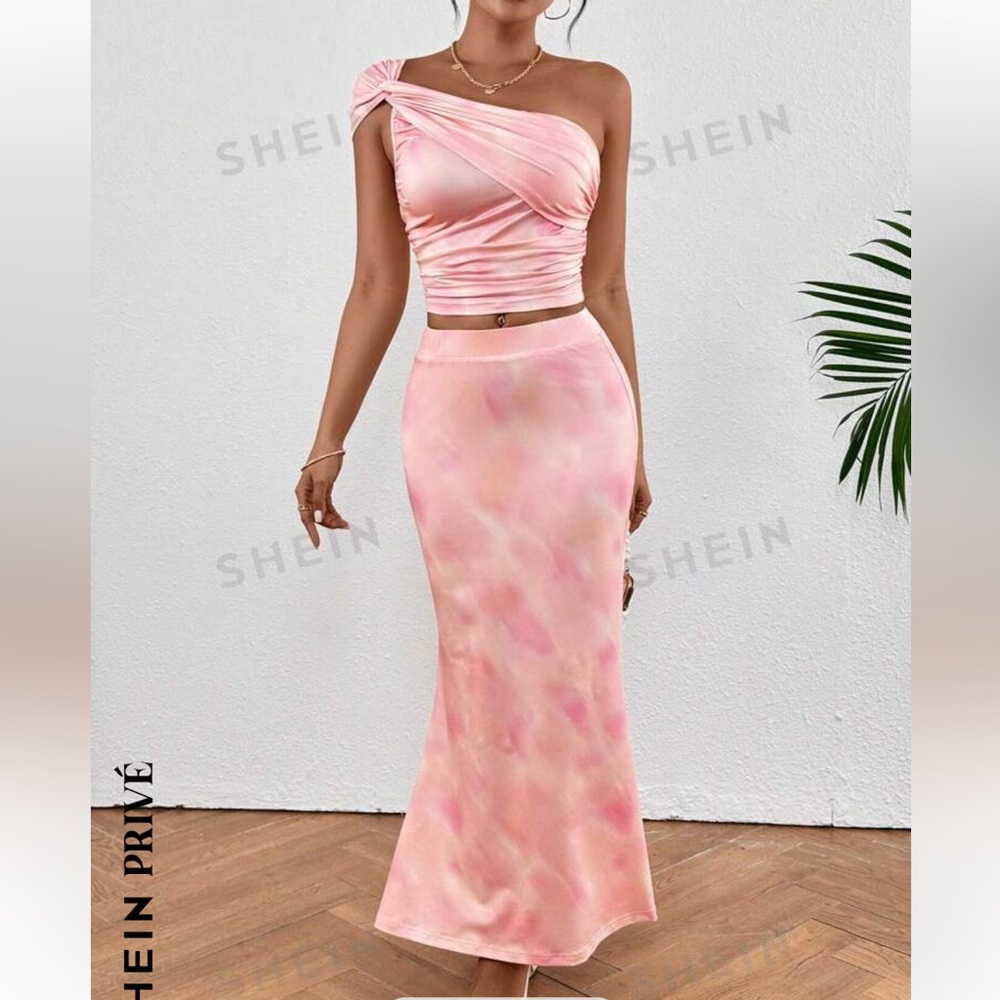 Printed Knitted One Shoulder Top W/Twist Detail And Mermaid Skirt Set.Two Piece